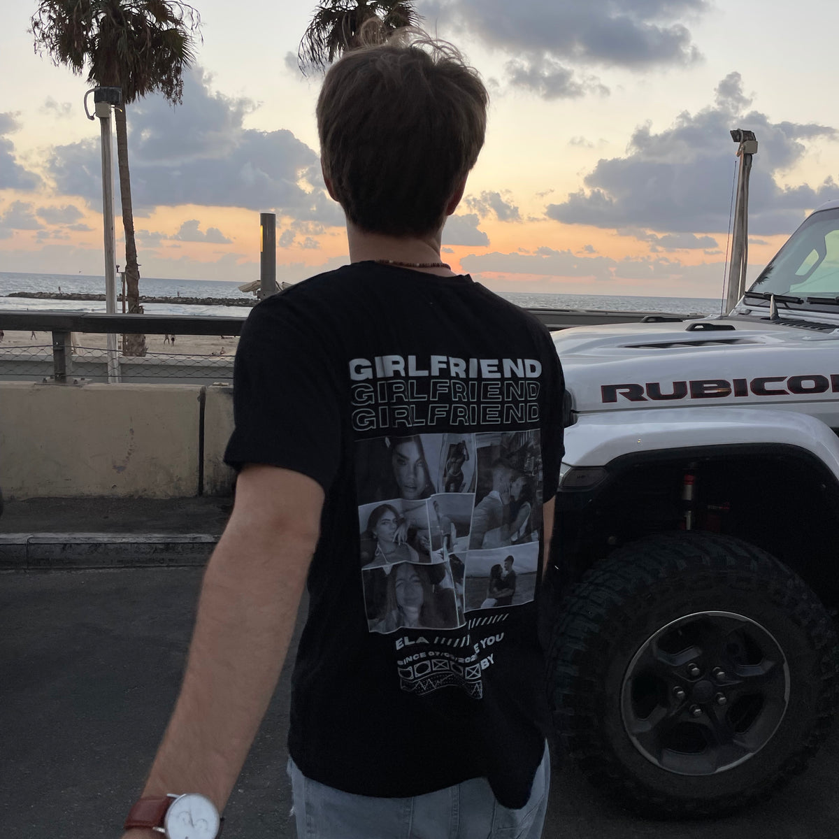 חולצת תמונות שחור לבן בעיצוב אישי